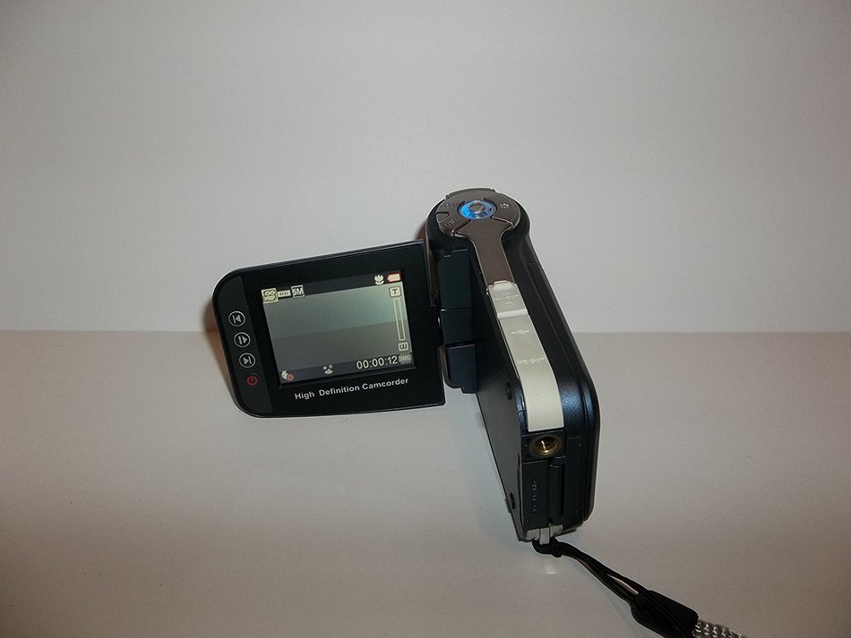 Aiptek V5V High Definition 720p Digital Camcorder N4
