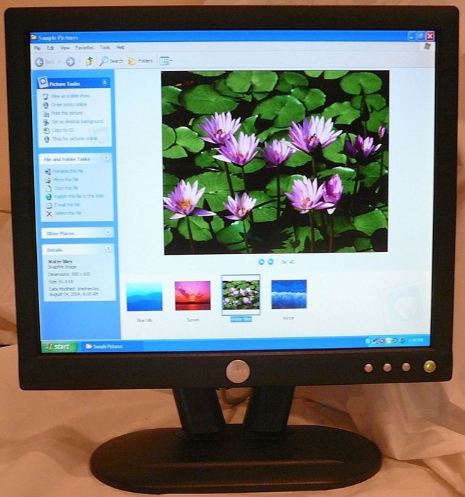 17" Dell E172FPt LCD Monitor (Midnight Gray)