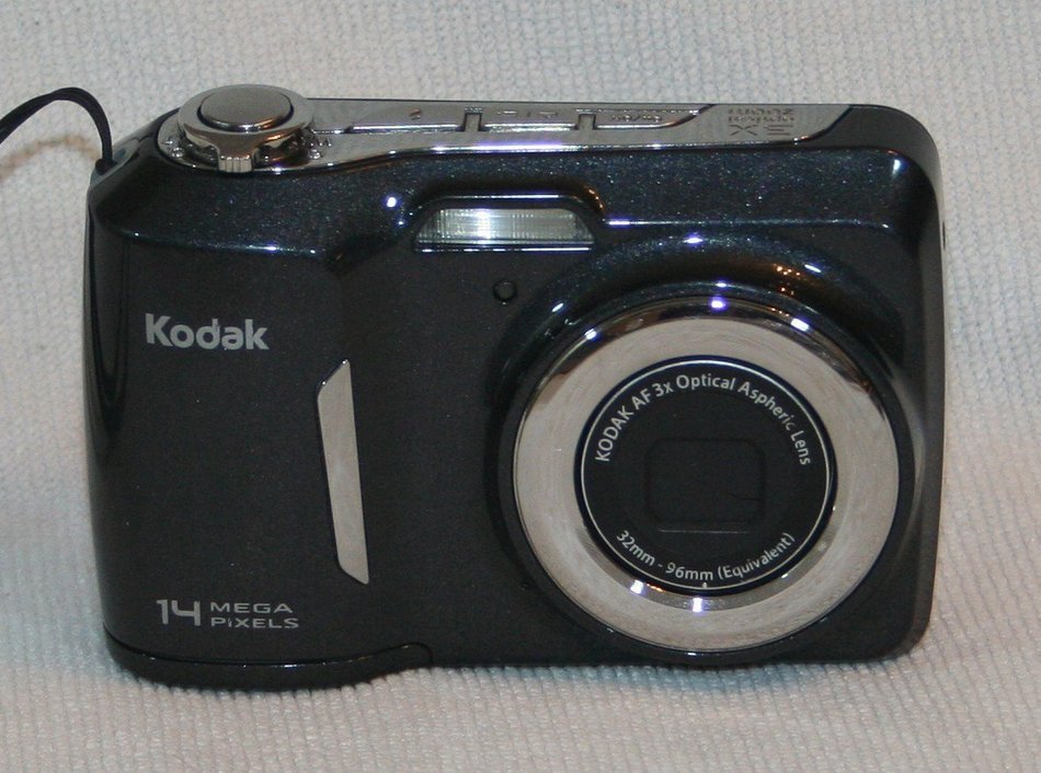 Kodak EasyShare C183 14MP Digital Camera w/ 3x Optical Zoom, 3.0 inch