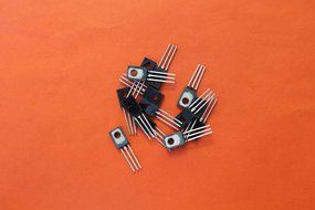 Transistor silicone KT814B analogue BD136, BD166, TIP30A, TIP62A USSR 50 pcs
