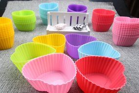 6 pcs Cake Decoration Mould Heart-shaped Silicone Muffin Cases Cupcake Liner Baking