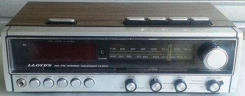 Vintage 1970s 1980s Lloyds AM/FM Radio Alarm Clock Sleep Snooze N5