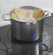 GE Cafe CHP9530SJSS 30" Built-in Induction Cooktop with Four Elements Glide Touch Controls Stainless Steel Clad... N6