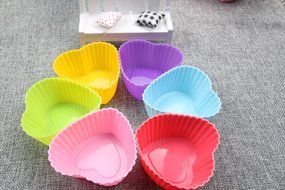6 pcs Cake Decoration Mould Heart-shaped Silicone Muffin Cases Cupcake Liner Baking N2
