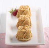 Nordic Ware Cast-Aluminum Nonstick Muffin Pan, Sweetheart Rose N7