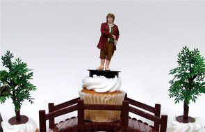 THE HOBBIT an Unexpected Journey 14 Piece Birthday CUPCAKE Topper Set Featuring 6 Random Hobbit Figures, Themed... N8