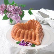 Nordic Ware Cast-Aluminum Nonstick Muffin Pan, Sweetheart Rose N18