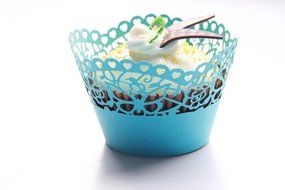 Kuke 24 pcs Butterfly Flower Laser Cut Cupcake Wrappers Cupcake Liners Muffin Container for Baby Shower Baby Birthday... N8