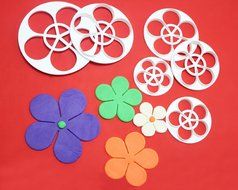 BECUTE 6pcs Food Grade ABS Plum Blossom Plastic Cookie Mould Rose Fruit Cutting Fondant Cake Mould DIY Baking...