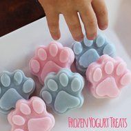 Kolme Kitchens - Paw Print Silicone Mold (2 Pack) For Baking and Freezing Molds - Pink N4