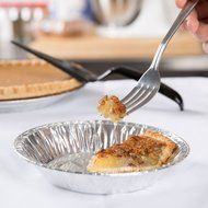 Aluminum Foil Pie Tins, 25 Extra Deep Pans, 5 Inches Diameter, from Baker's Mark, Includes One Oven Sleeve Arm... N54