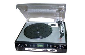 Pyle Turntable Record Player and Pre-Amplifier Package - PLTTB9U USB Turntable with direct-to-digital USB/SD Card... N2