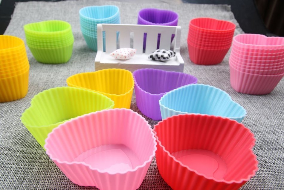 6 pcs Cake Decoration Mould Heart-shaped Silicone Muffin Cases Cupcake Liner Baking