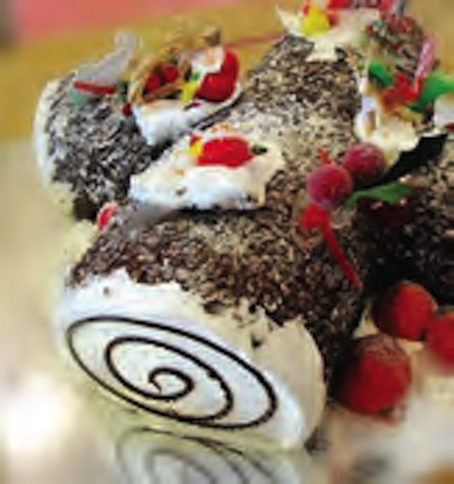 Paderno World Cuisine V-Shaped Yule Log with Cover, 10-1/4-InchL