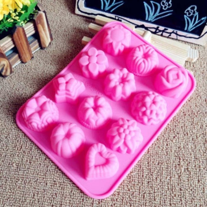 Muffin Flowers Chocolate Candy Fondant Cake Making Mold Portable Silicone Baking Pan