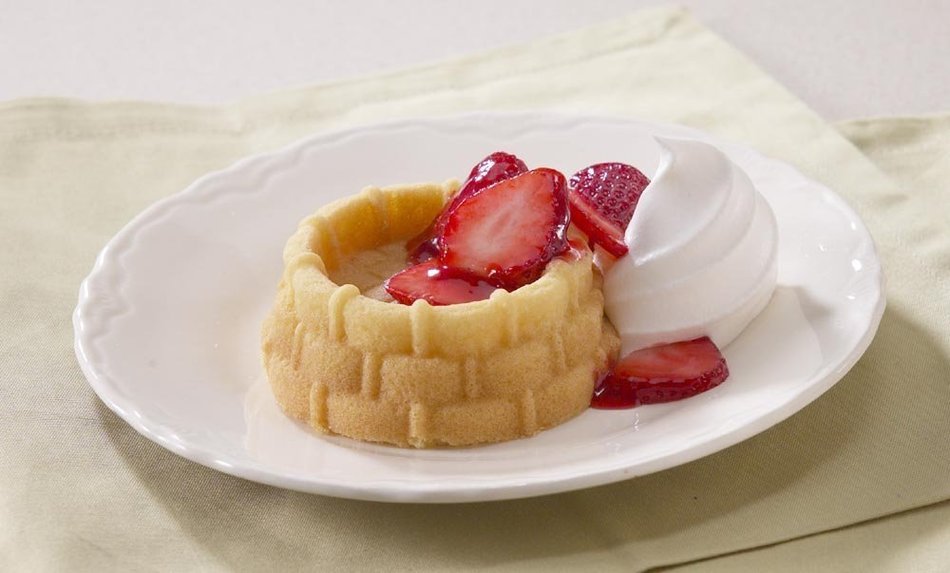 Nordic Ware Cast-Aluminum Nonstick Muffin Pan, Sweetheart Rose N13