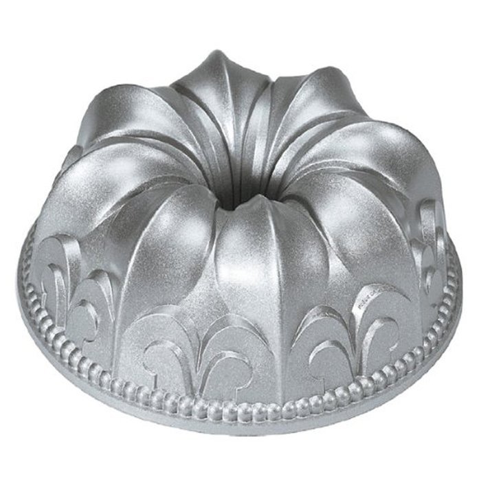 Nordic Ware Cast-Aluminum Nonstick Muffin Pan, Sweetheart Rose N20