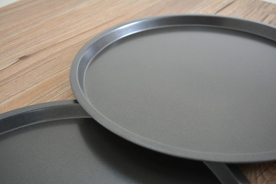 Astra Gourmet 10-Inch Nonstick Carbon Steel Pizza baking Pan (Gray)