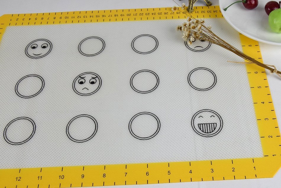 Homankit Silicone Baking Mat with Measurements - 4 Kinds of Facial Expressions Design - 11 5/8" x 16 1/2" Reusable... N5