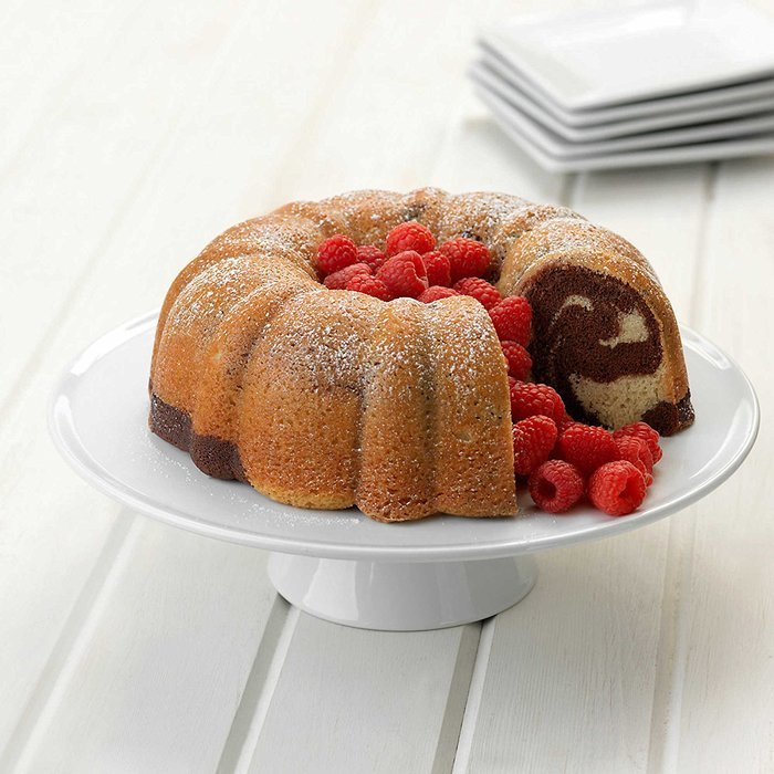 Calphalon Nonstick 10-Inch Fluted Cake Pan N3