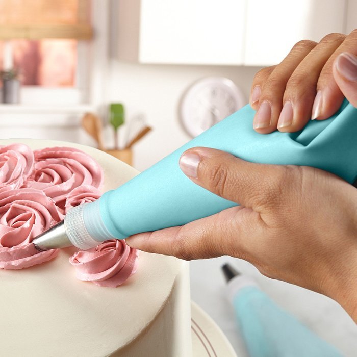 NEW DEAL| Cake Decorating Set - With 24 pcs Icing Tips| Reusable Silicone Piping Dispenser + 2 Couplers + 5 FREE... N3