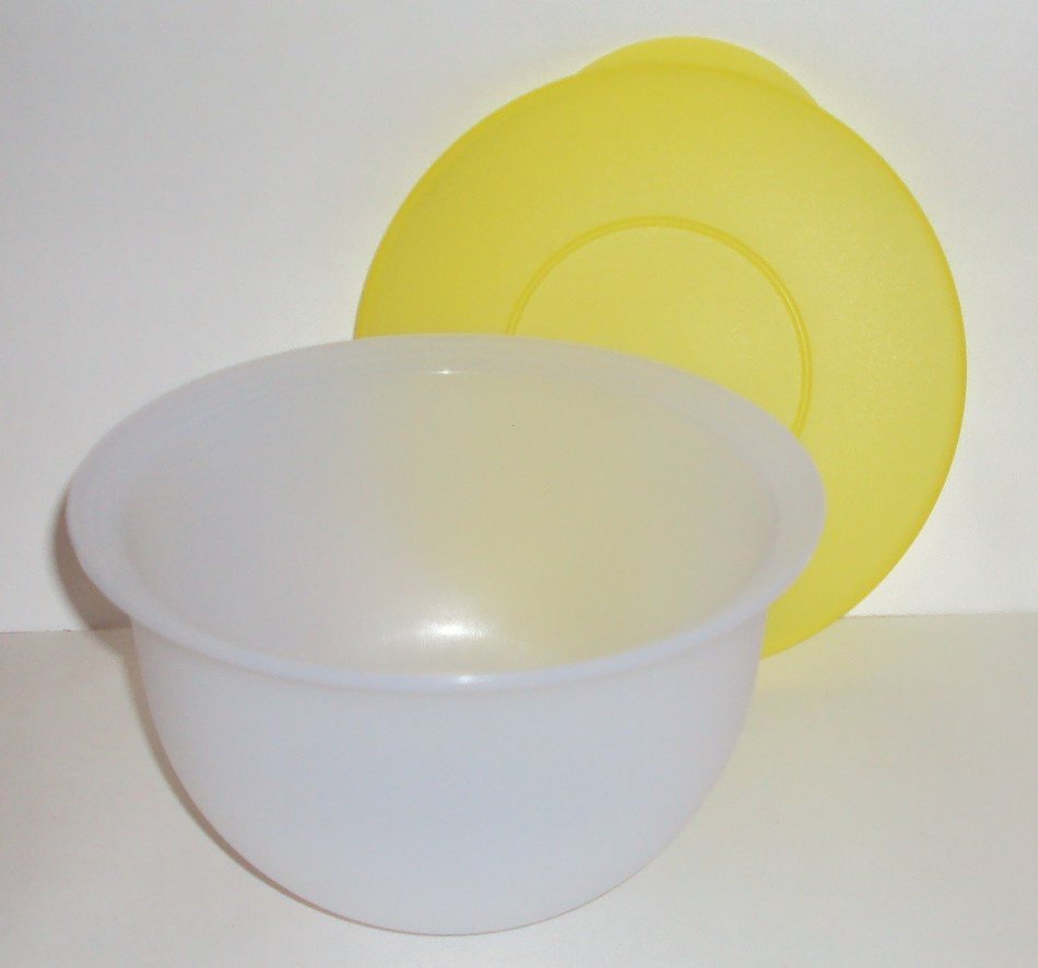 Tupperware Impression 5 Cup Nesting Mixing Bowl White with Yellow Seal