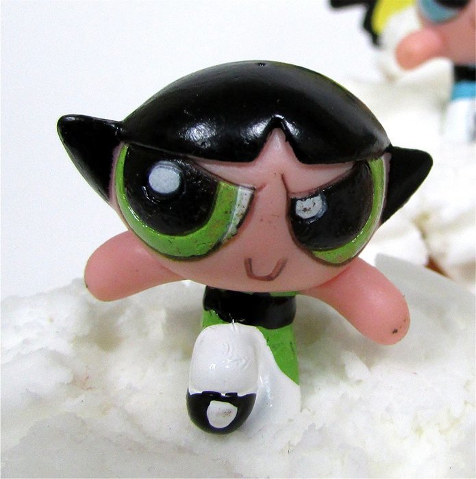 POWERPUFF GIRLS 8 Piece Birthday CUPCAKE Topper Set Featuring Powerpuff Girls Figures and Decorative Themed Accessories... N8