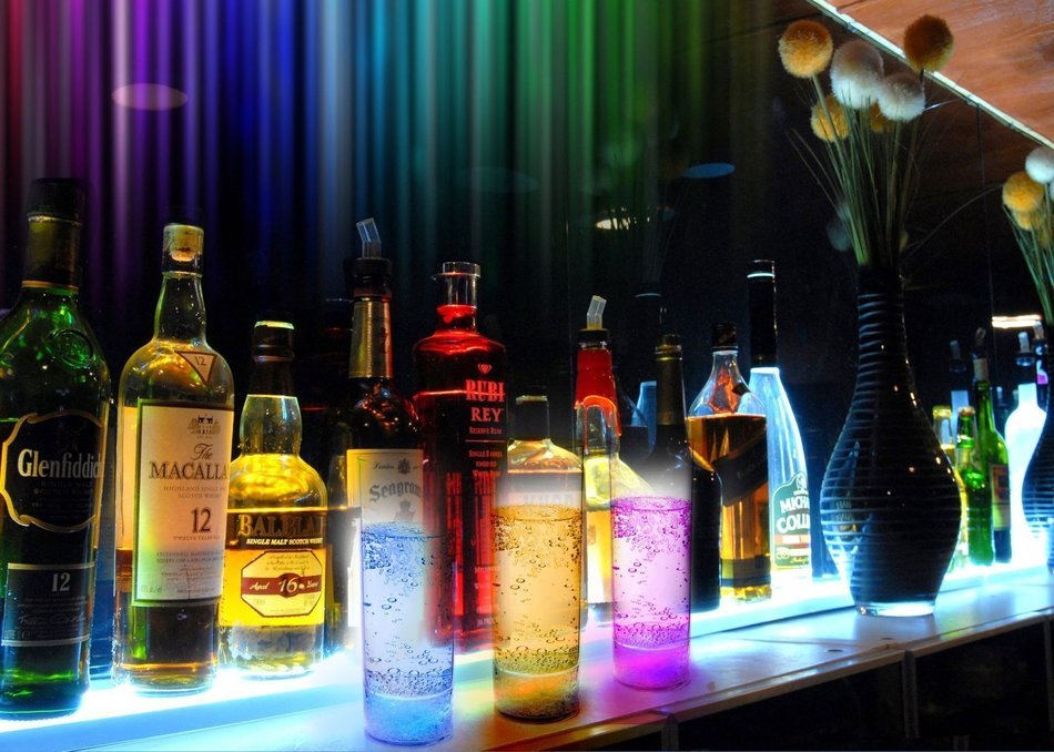 RioRand&reg; Glow Glass Waterproof Multi Color LED Light-Up Wine Cup - LED Cup Can Be Set to One of 6 Colors or to... N5