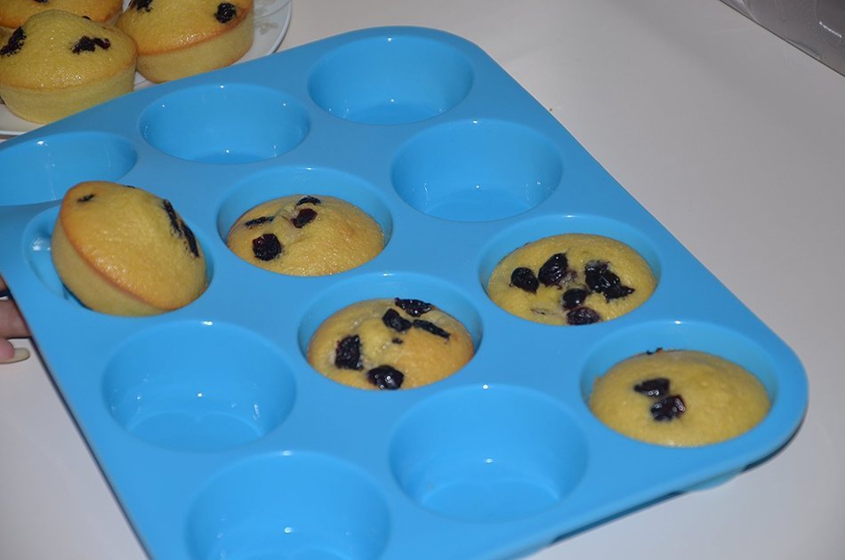 Pack of 2 Silicone Muffin Cupcake Pan (12 cups and 24 cups) Blue N3