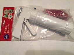 Wilton Cookie Press Set 12 Shape Disk Christmas or Everyday Cookies N2