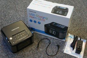 Memorex Alarm Clock Jumbo 1.2&quot; LCD Display Full-Range speakers with FM radio with Dual 2x USB Charging + Aux line-in... N5