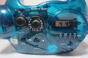 Sharper Image 5-In-1 Emergency Radio and Spotlight (YW631) N3