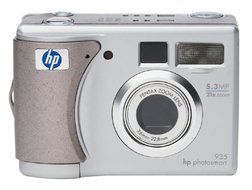 HP PhotoSmart 935 5.3MP Digital Camera with 3x Optical Zoom