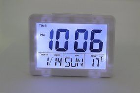 Surborder Shop Digital Alarm Clock Battery Operated with Large Display, Snooze - Travel Alarm Clock and Home Alarm... N13