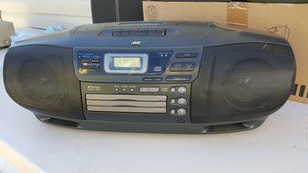 JVC RC-XC1 AM/FM,CASSETTE,3 CD CHANGER PLAYER