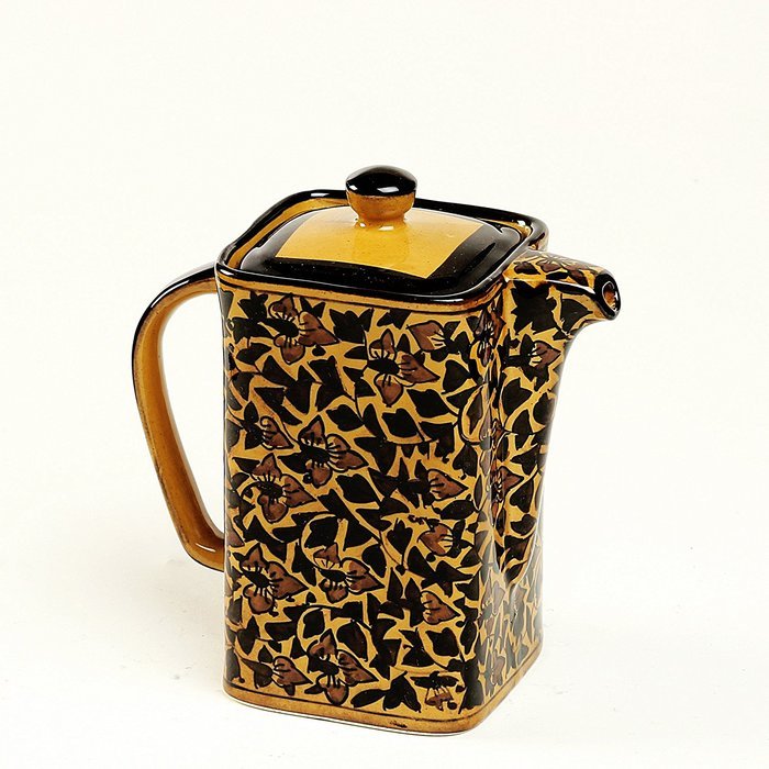 Cultural Concepts Heritage Square Kettle Full Black