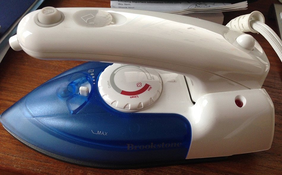 Brookstone Dual Voltage Steam and Press Travel Iron w/ Soft Case N2