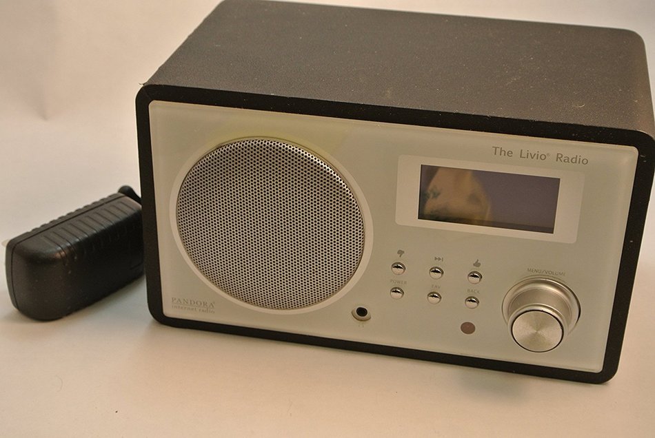 LIVIORADIO_PANDORA LV001 LIVIO RADIO WITH PANDORA
