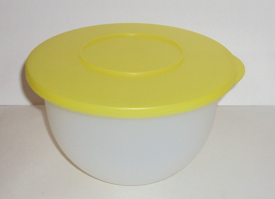 Tupperware Impression 5 Cup Nesting Mixing Bowl White with Yellow Seal N2