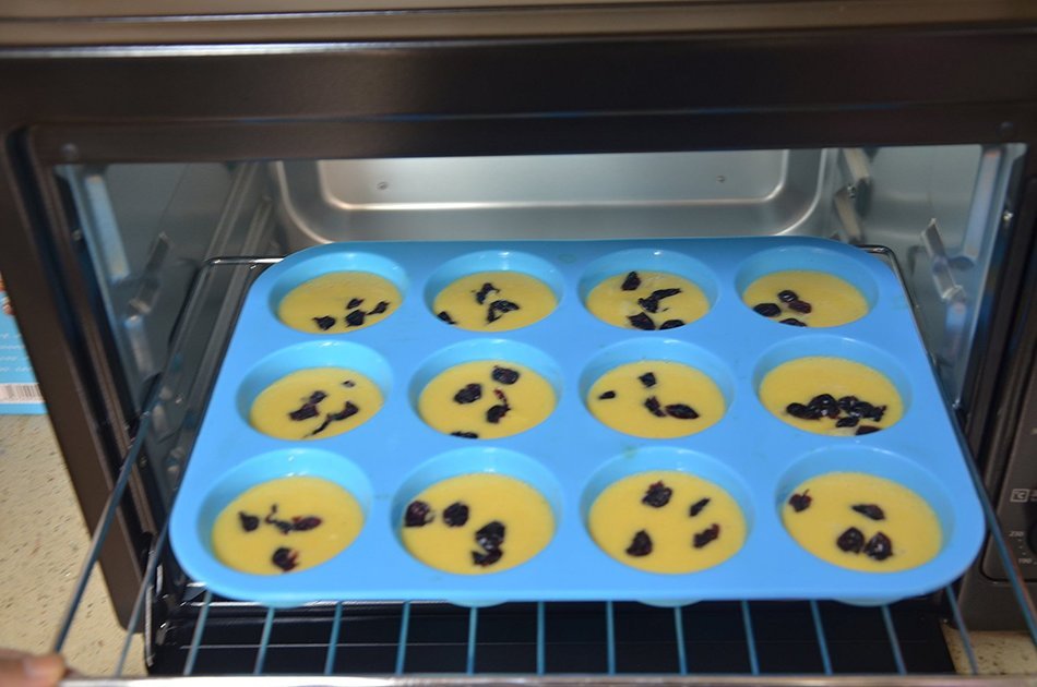 Pack of 2 Silicone Muffin Cupcake Pan (12 cups and 24 cups) Blue N6