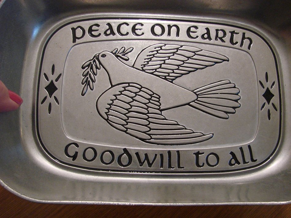 Wilton Armetale Peace on Earth Dove Bread Dish N2