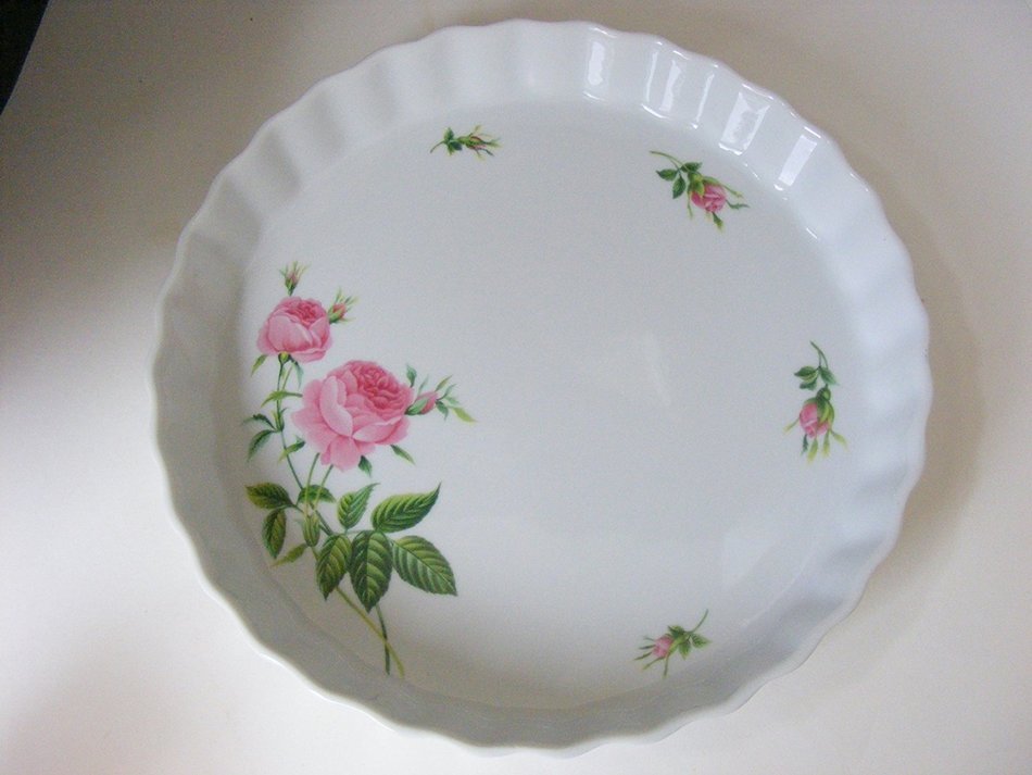 Quiche Pan Porcelain 10 inch by Christine Holm N4