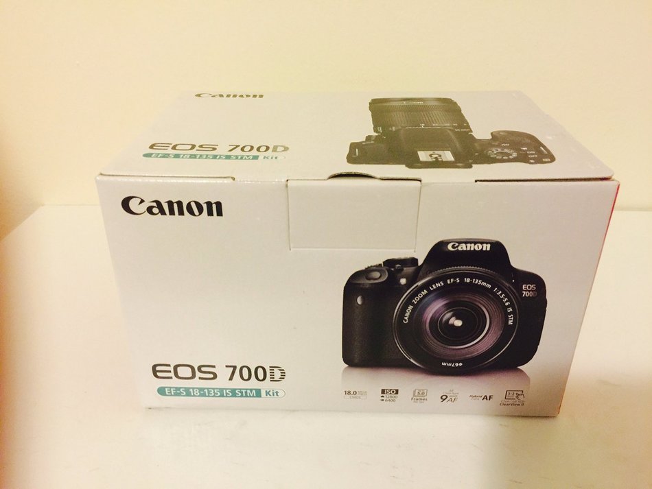 Canon EOS 700D + EF-S 18-55mm 3.5-5.6 IS STM - International Version (No Warranty) N10
