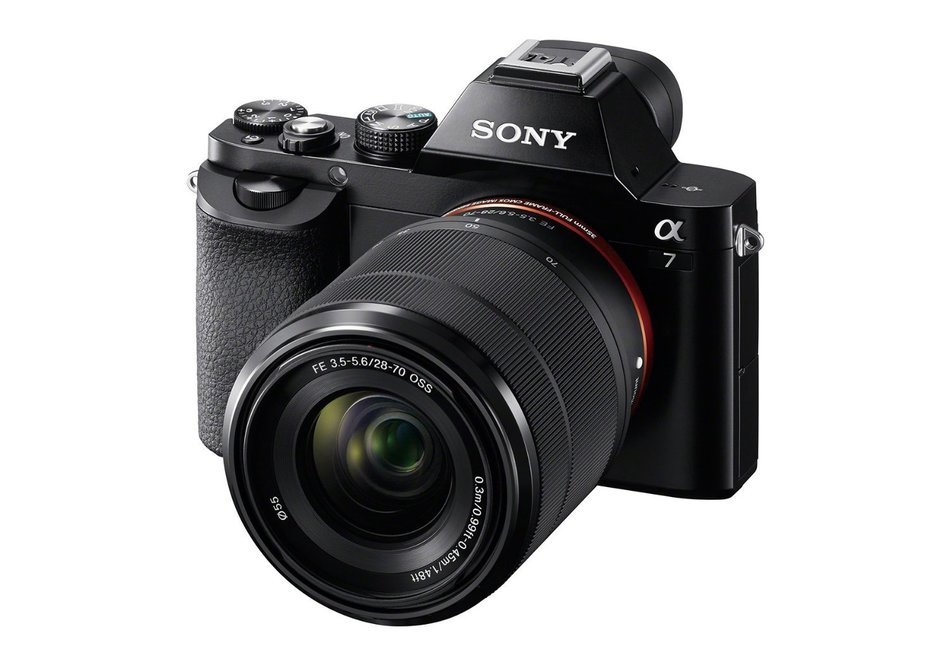 Sony (Alpha 7K) A7K ILCE7K/B Deluxe Kit 64GB N2