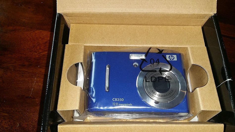 HP CB350 12MP 3X Zoom Digital Camera Red N2