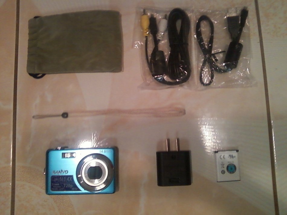 Sanyo VPC E1500TP 14MP Digital Camera Blue N2