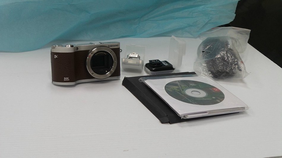 Samsung NX300M 20.3MP CMOS Smart WiFi & NFC Compact Interchangeable Lens Digital Camera 3.3" AMOLED Touch Screen...