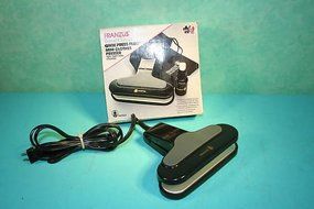 Franzus "Qwik Press Plus" Mini Clothes Presser
