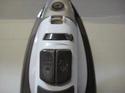 Daewoo DSI-9255 2200-watt Auto-Shut Off Steam Iron, 220V N7