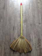 Zen Broom - Soft Indoor Broom w/ Large 16'' Head &amp; Light / Flexible Asian Tiger Grass Bristles 40'' Overall Length N3